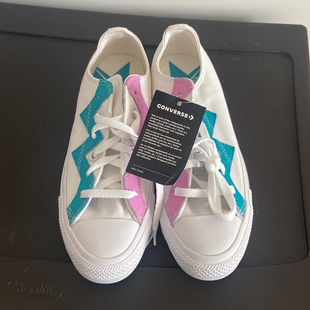 NWT Pink and Blue Converse